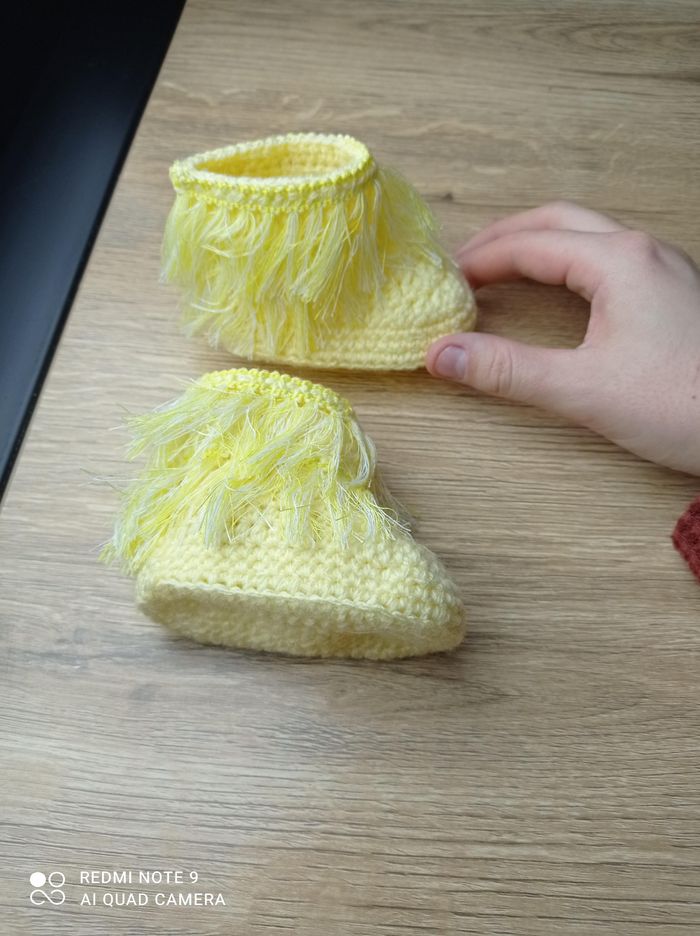 Chaussons fait mains 3/6 mois