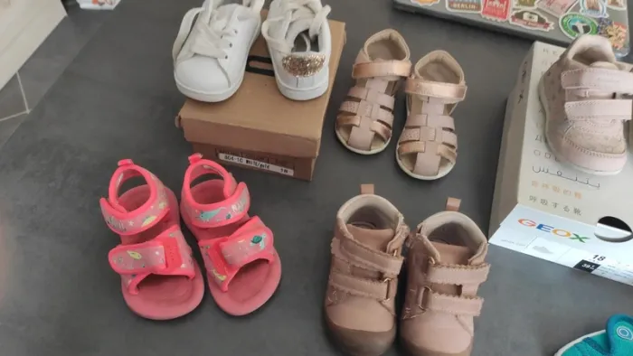 Lot chaussures bébé fille pointure 18 à 20 - photo numéro 2