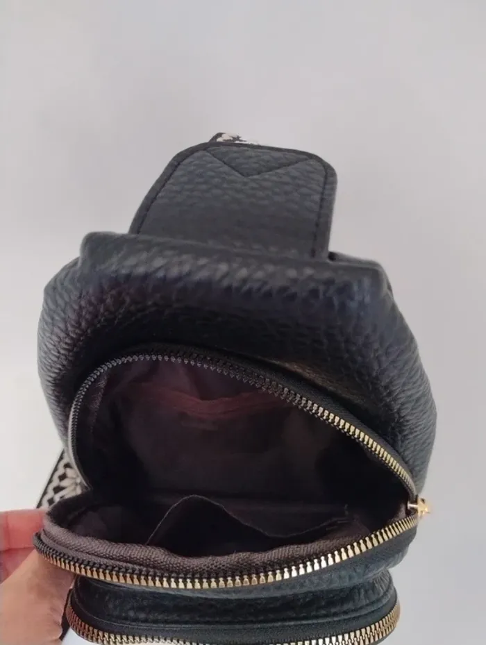 Sac noir poitrine - photo numéro 4