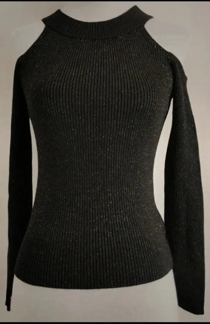 Magnifique pull noir pailleté argenté épaules dénudées Vintage dressing taille 10 ans - photo numéro 2