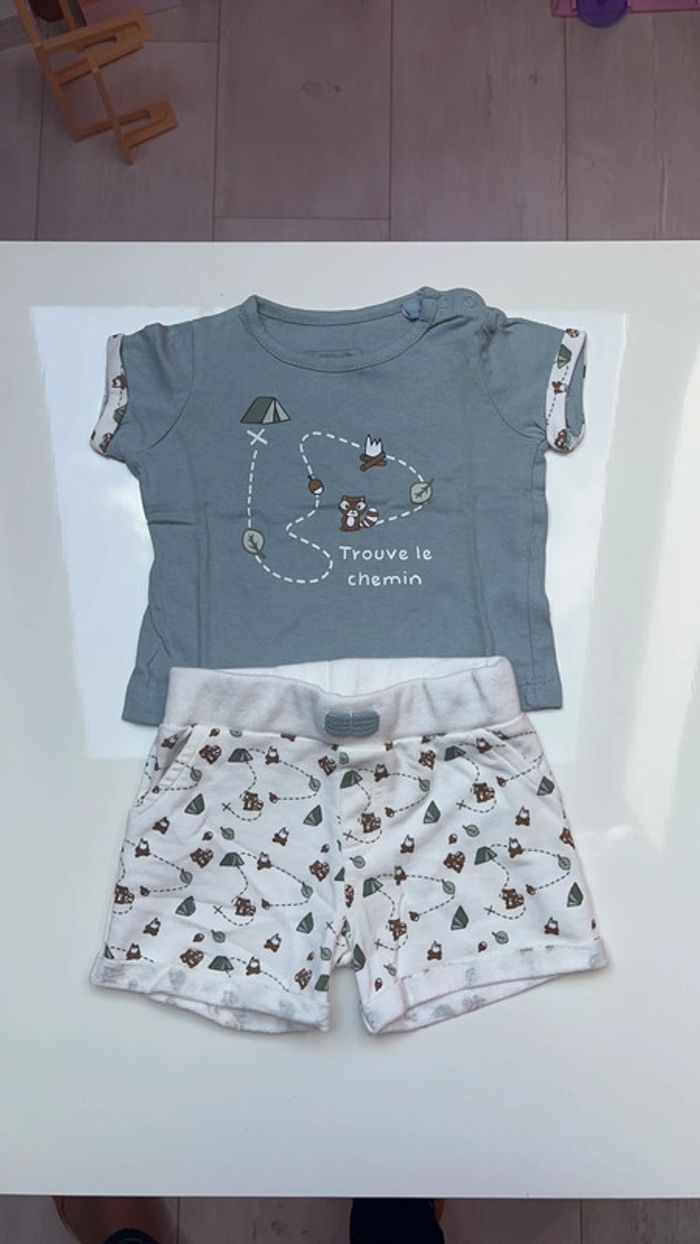 Tee shirt et short taille 6 mois