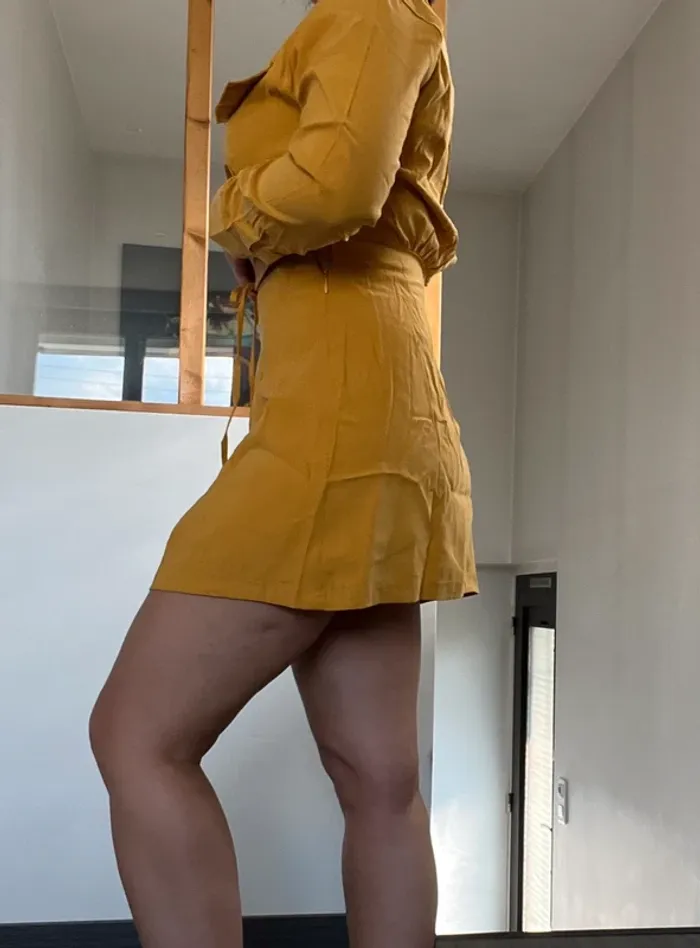 Robe jaune sexy manches longues - photo numéro 3