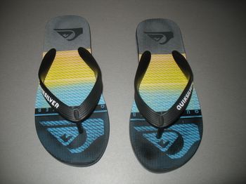 PAIRE DE TONGS NOIRE A MOTIFS GARÇON "QUIKSILVER" - P36/37 - n°01