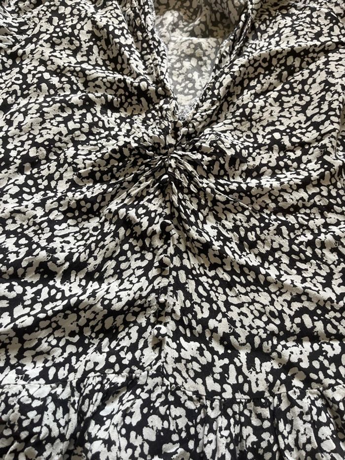 Robe noir et blanche - photo numéro 3