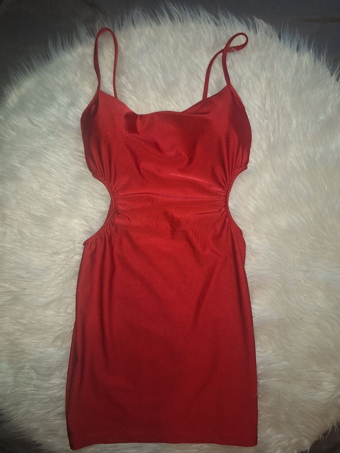Robe rouge - photo numéro 2