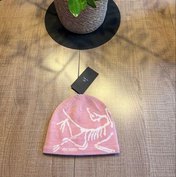 Arc’teryx bonnet bird head