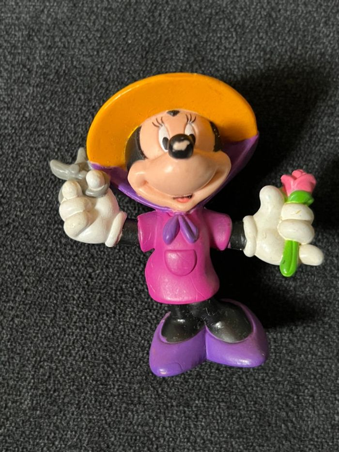 Minnie figurine