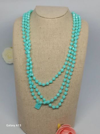 2 sautoirs plastique