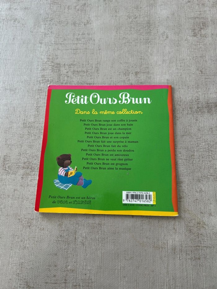 Livre petit ours brun - photo numéro 2