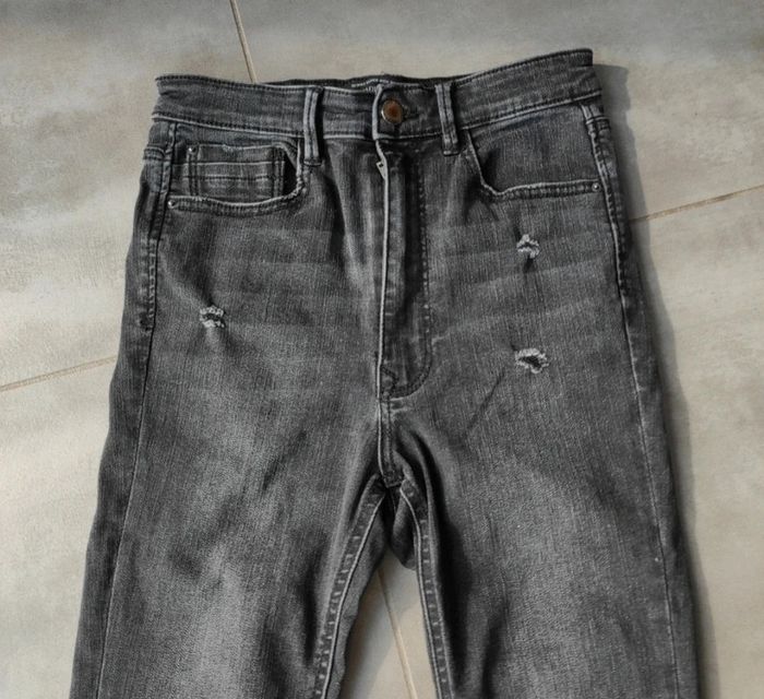 Stradivarius jeans taille S - 36  très bon état - photo numéro 3