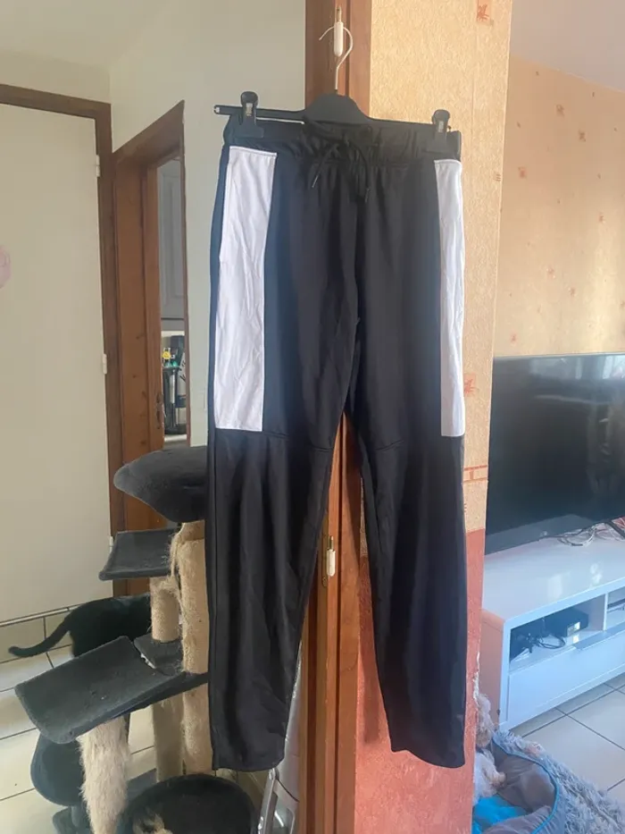 Pantalon de survêtement homme – Taille S – In Extenso 🖤 Style sportif pour la rentrée ! - photo numéro 2