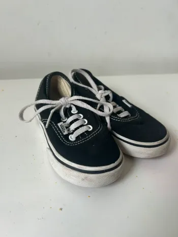 Chaussures Vans à lacets taille 22 Noir