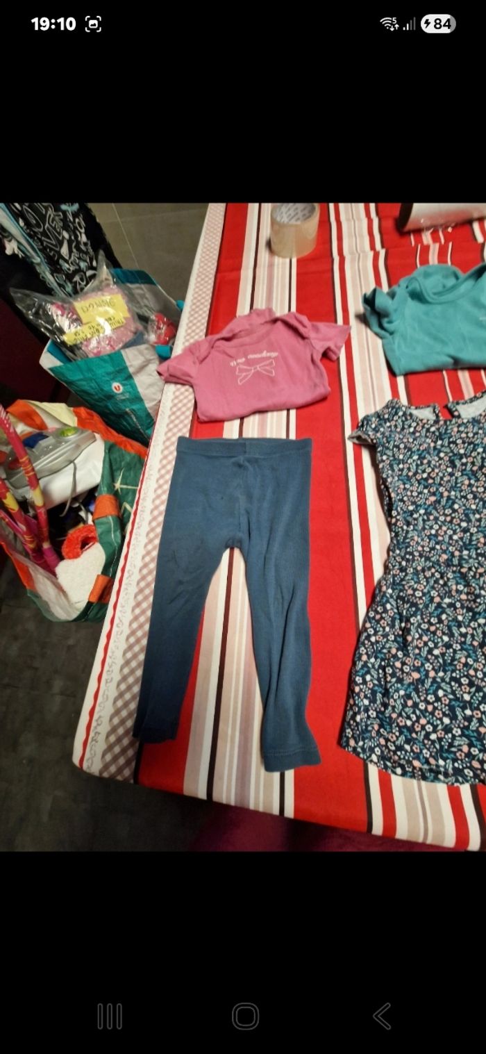 Lot vêtements 18 mois fille - photo numéro 2