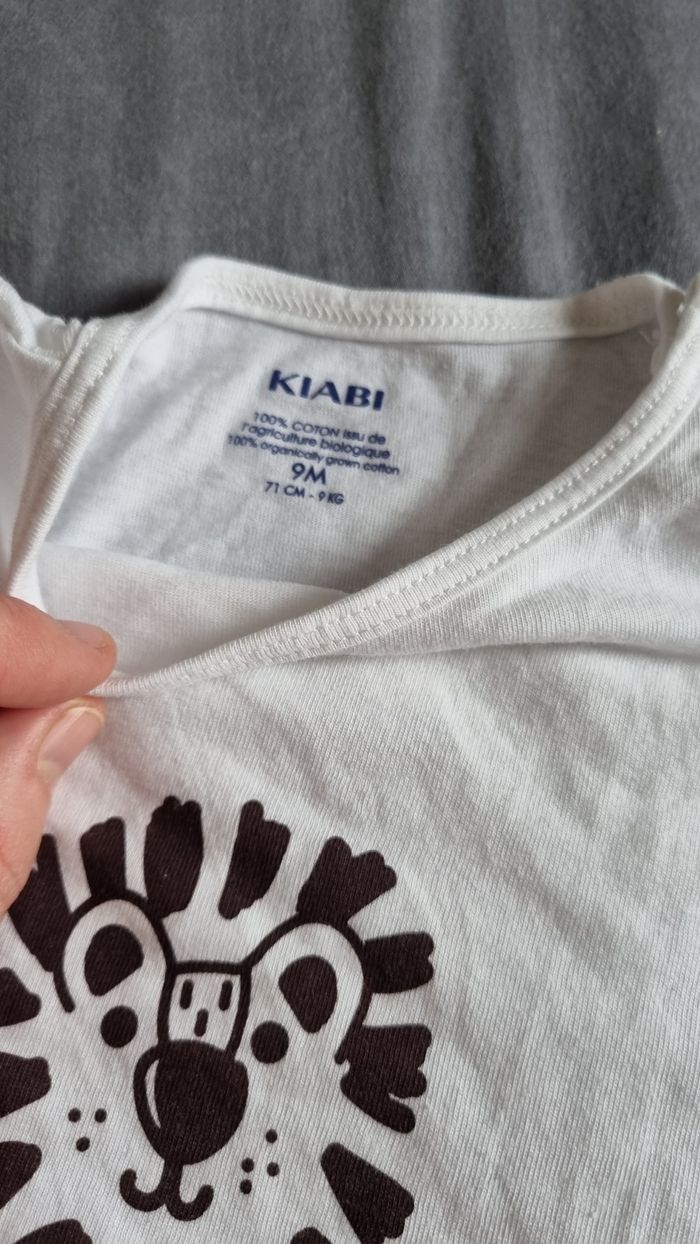 Lot 2 t shirt + 2 short 9 mois - photo numéro 5