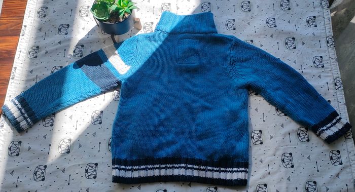 Gros pull hiver taille 4 ans - photo numéro 3