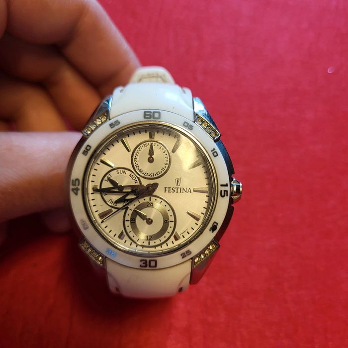 Montre festina femme blanche