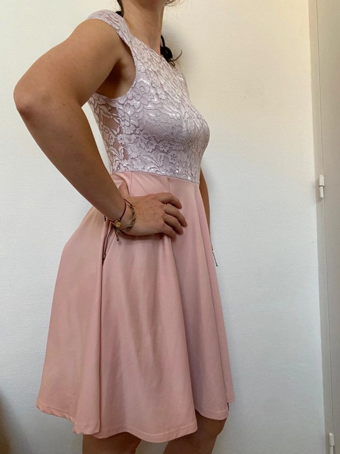 Jolie robe 🔸 patineuse rose - photo numéro 2