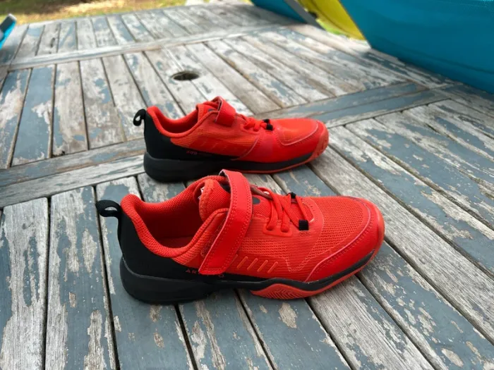 Baskets tennis Artengo noires et rouges 34 - photo numéro 2