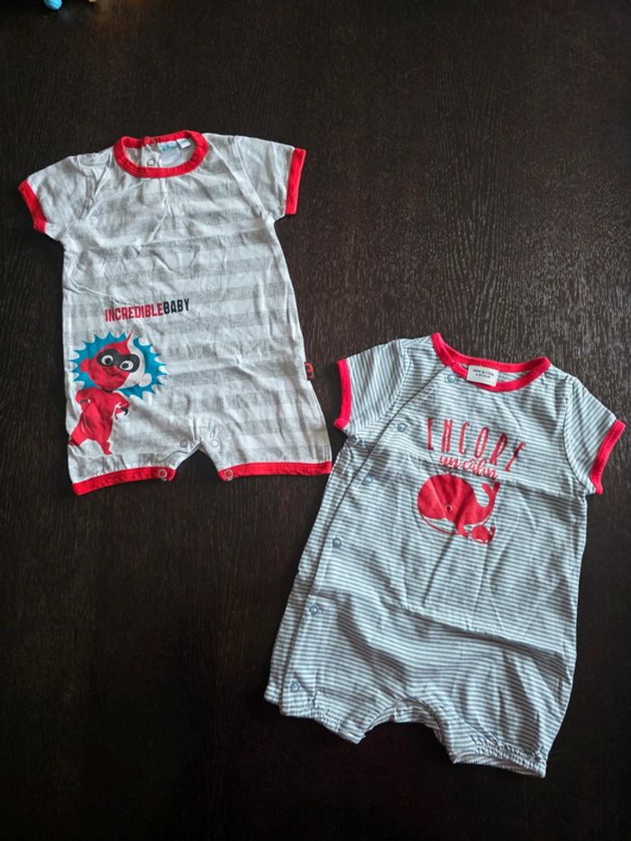 2 Combishorts ou barboteuses en 6 mois