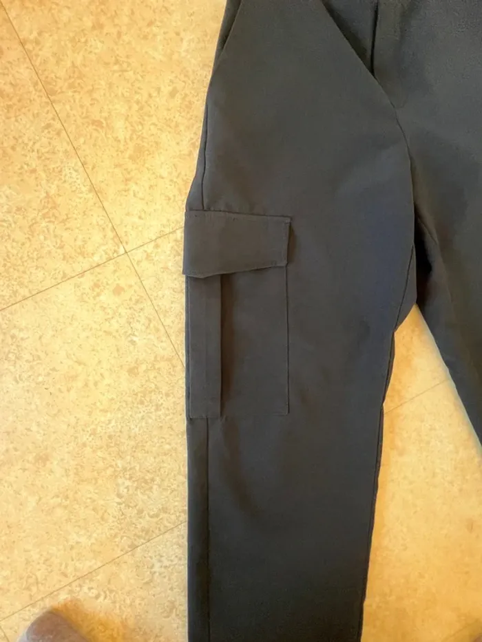 Pantalon Zara, taille S cargo pour femme - photo numéro 3