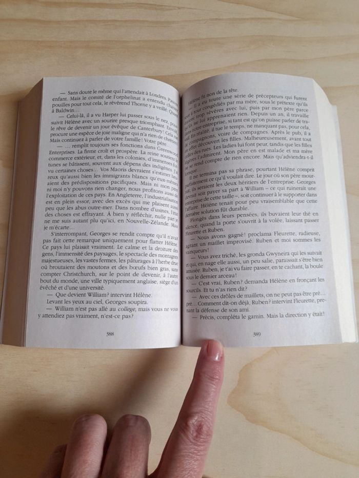 Le pays du nuage blanc - Livre de Sarah Lark - photo numéro 3