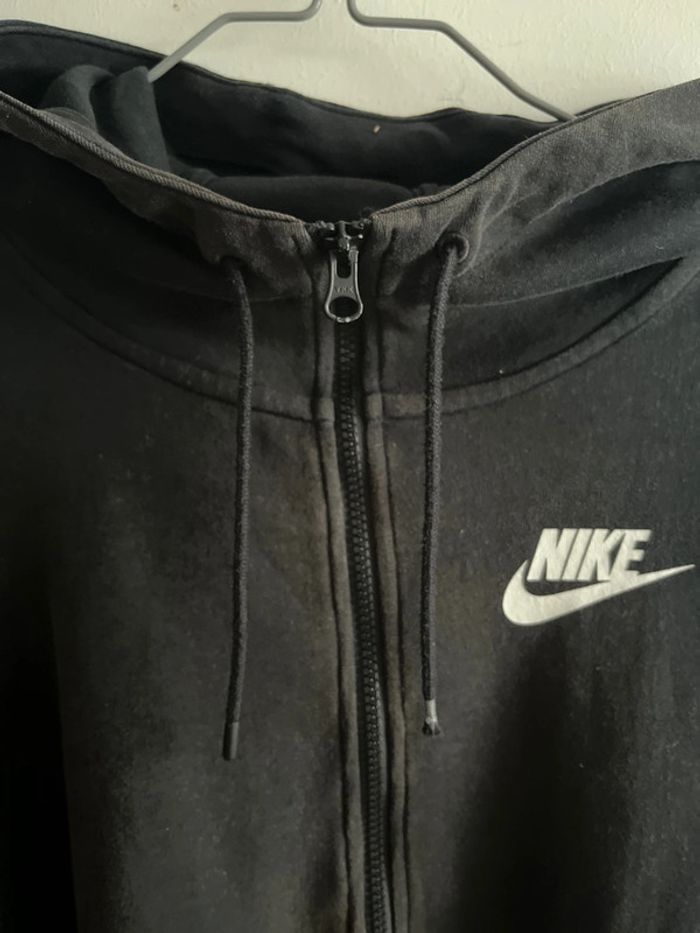 Sweat à capuche nike taille S - photo numéro 3