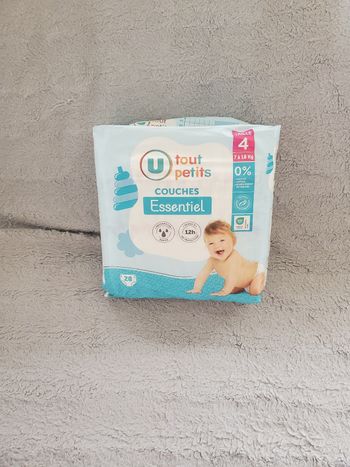 28 couches taille 4 U tout petits Essentiel 