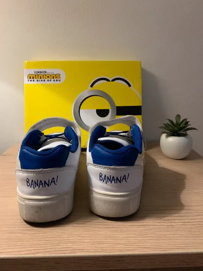 Chaussure les minions d’enfant, clignote, taille 31, - photo numéro 3