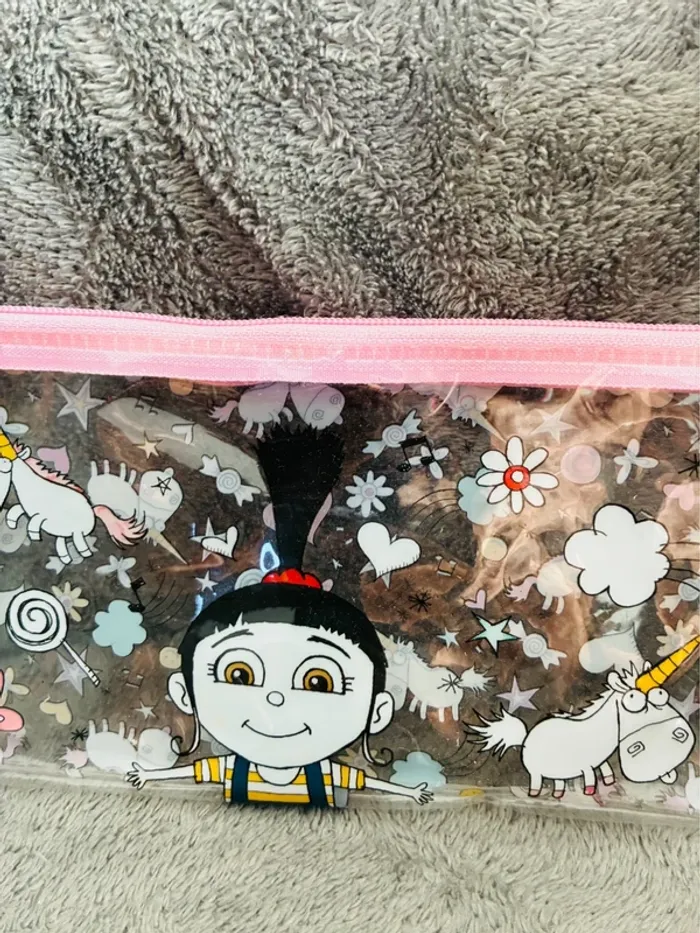 Trousse moi moche et méchant 3 - photo numéro 2