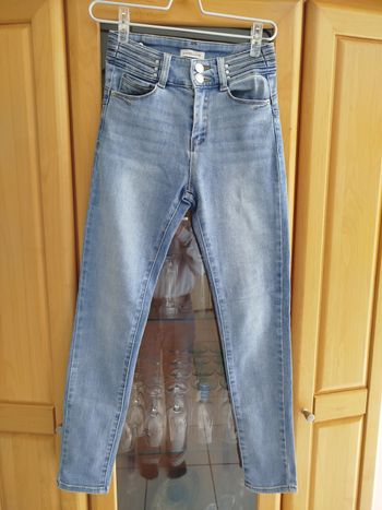 Jean bleu clair taille 34 Cache-Cache