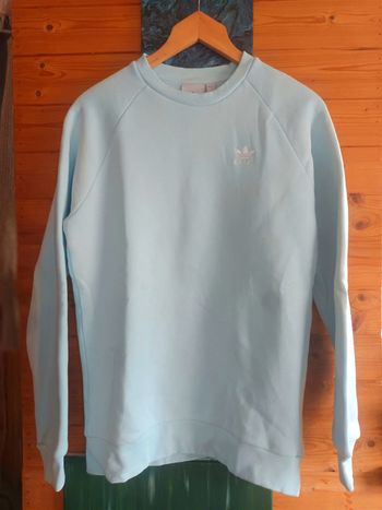 Pull Adidas bleu pastel véritable voir photos