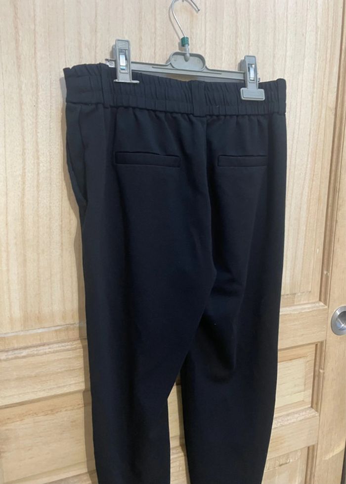 Entre le jogging et le chino pantalon noir taille 34 - photo numéro 11