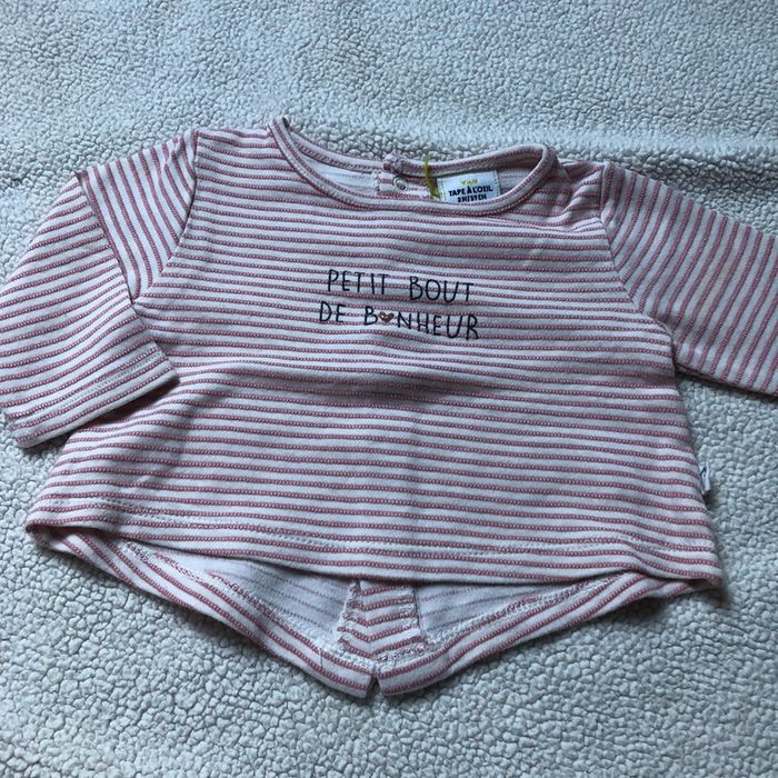 taille 3 mois, ni troue ni tache en très très bon état !