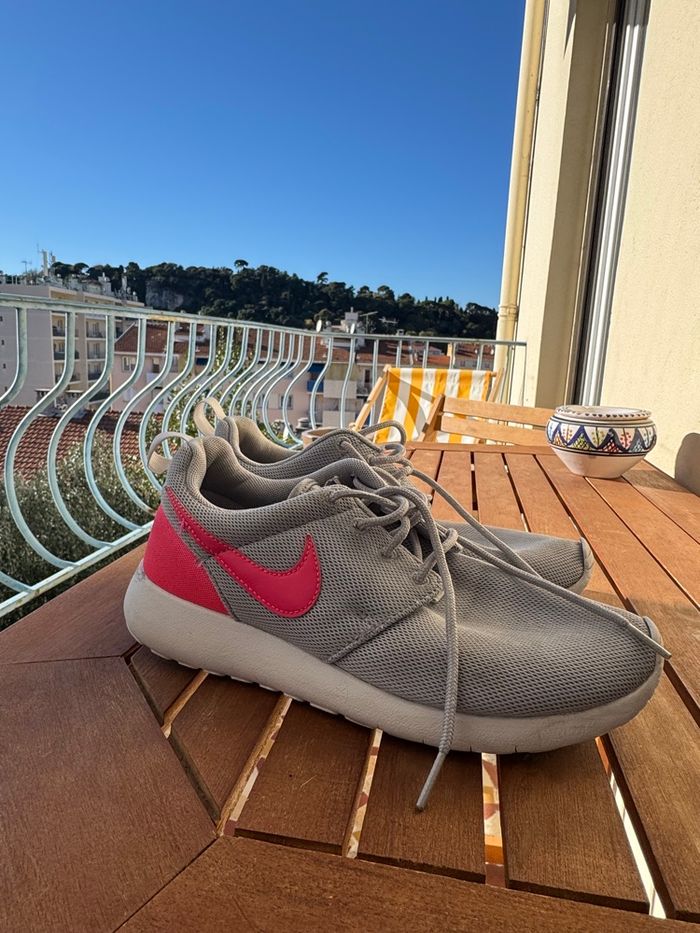 Basket Nike Roshe one gs « hyper pink » - photo numéro 4