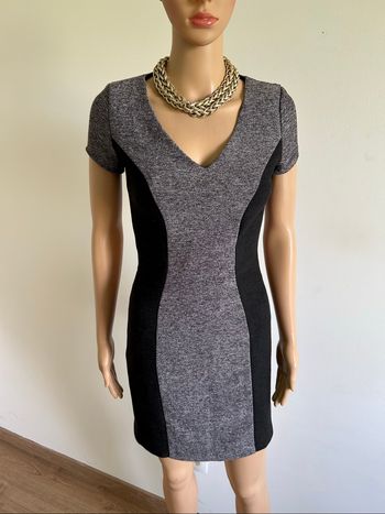 Robe grise et noire neuve à manches courtes Naf Naf taille 34