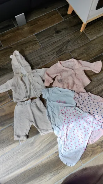 Lot vêtement fille 3 mois