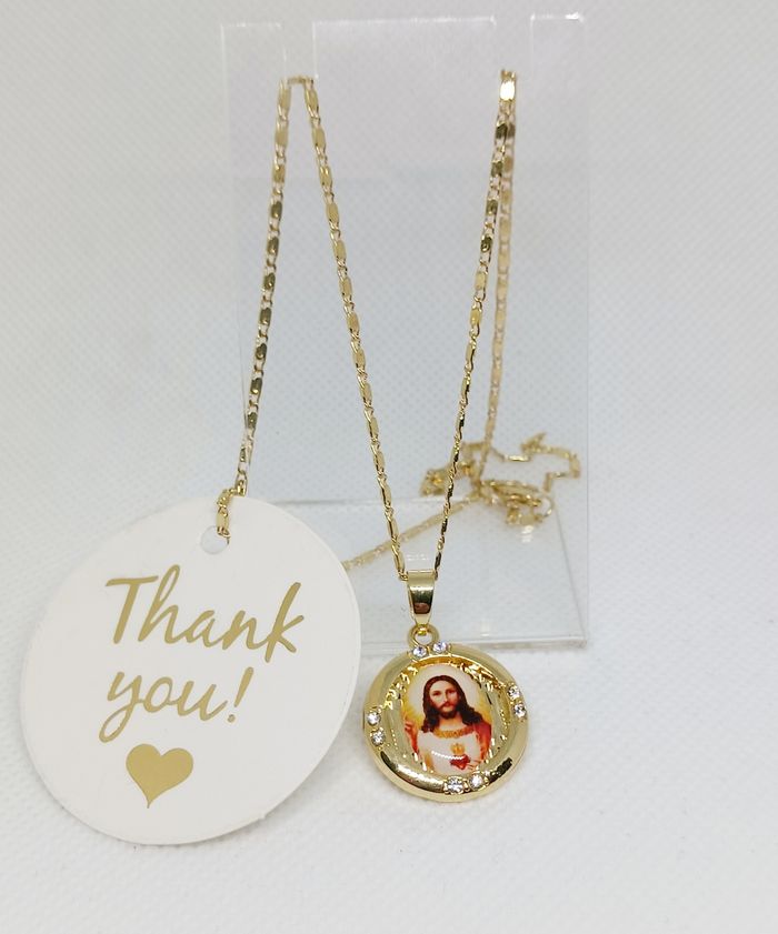 Pendentif religieux avec chaîne - photo numéro 2