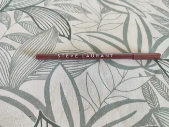 Steve laurant crayon de levres valeur 16€  à utiliser 12 mois après ouverture