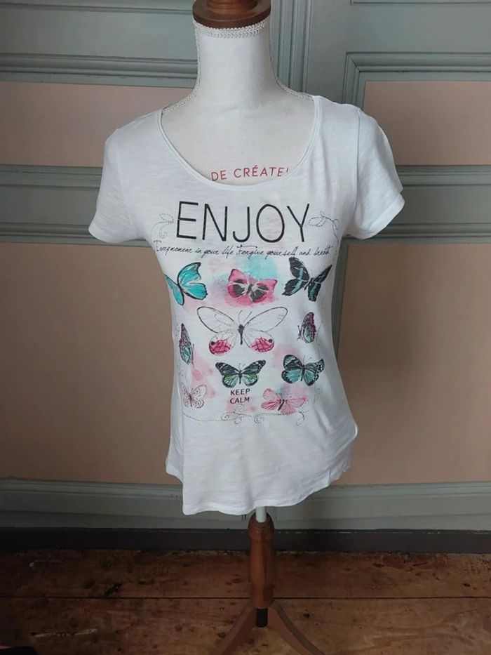 T shirt Camaïeu taille M en très bon état .