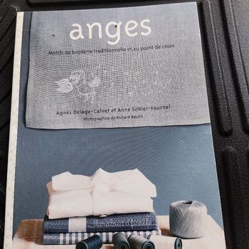 Motifs de broderie traditionnelle et au point de croix "Anges"