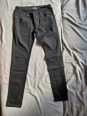 Jean taille 38 marque kendy's