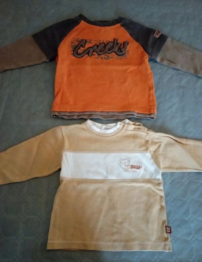 Lot de 2 t-shirt manches longues taille 2 ans en très bon état
