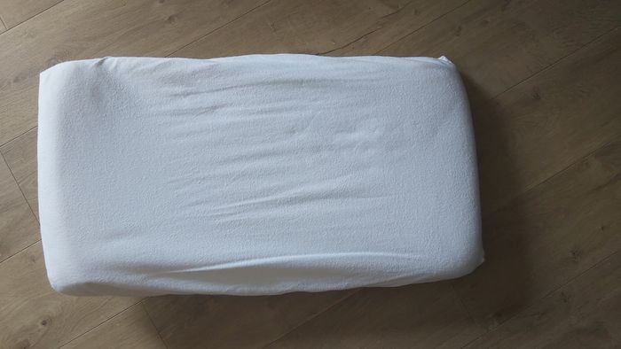 Matelas + housse protectrice - photo numéro 4