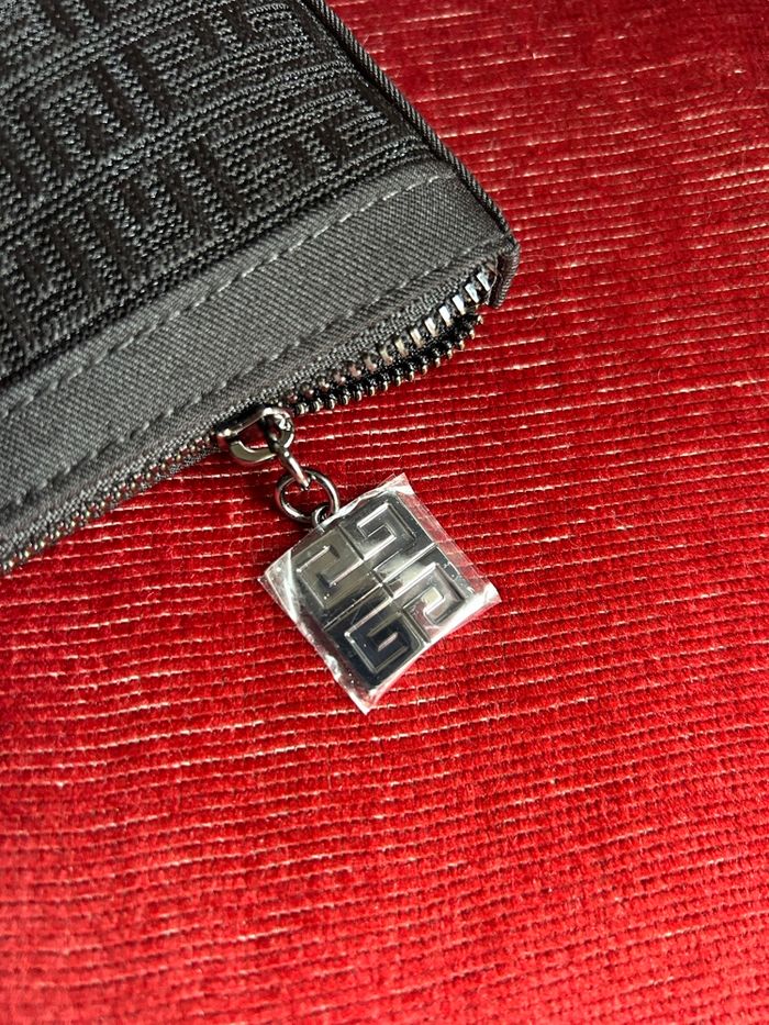 🖤 Trousse/Pochette Givenchy Parfums Neuve - Monogramme Noir 🖤 - photo numéro 3