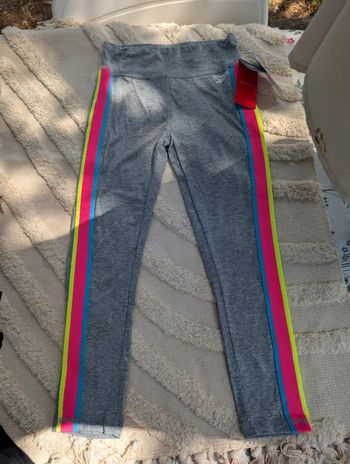 Legging Reebok neuf 9/10ans