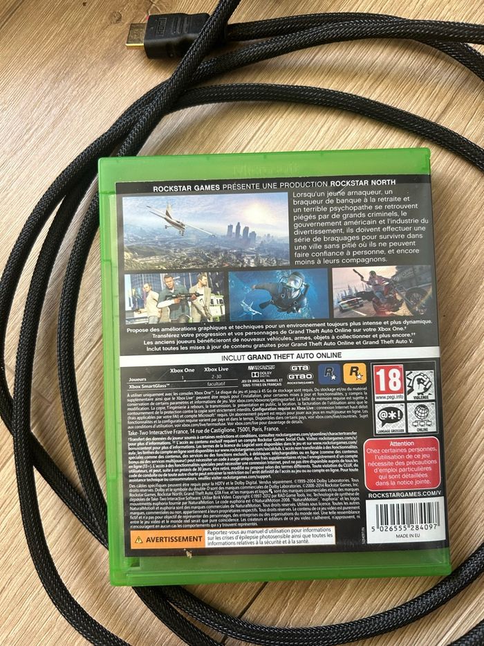 Xbox One avec manette et GTA 5 - photo numéro 8