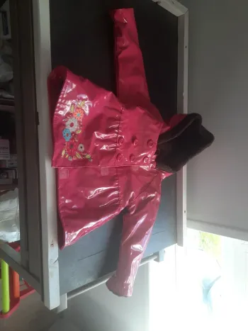Manteau rose avec intérieur marron 6mois