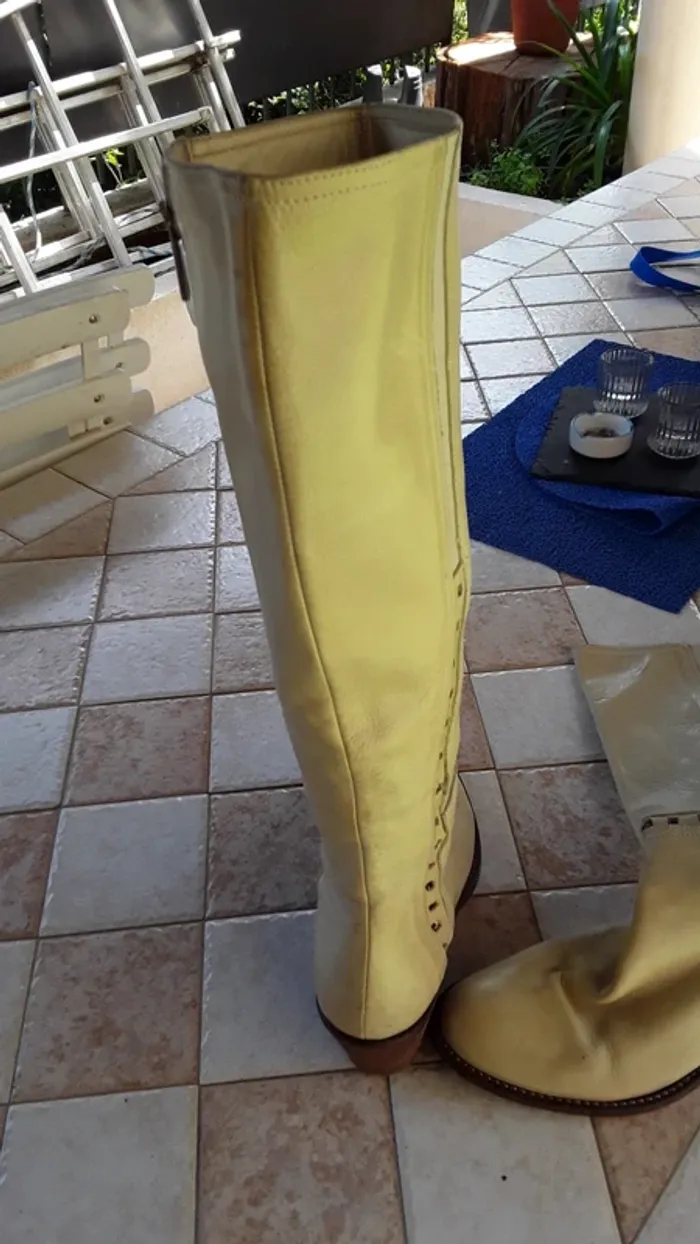 Bottes taille 38, très beau cuir - photo numéro 3