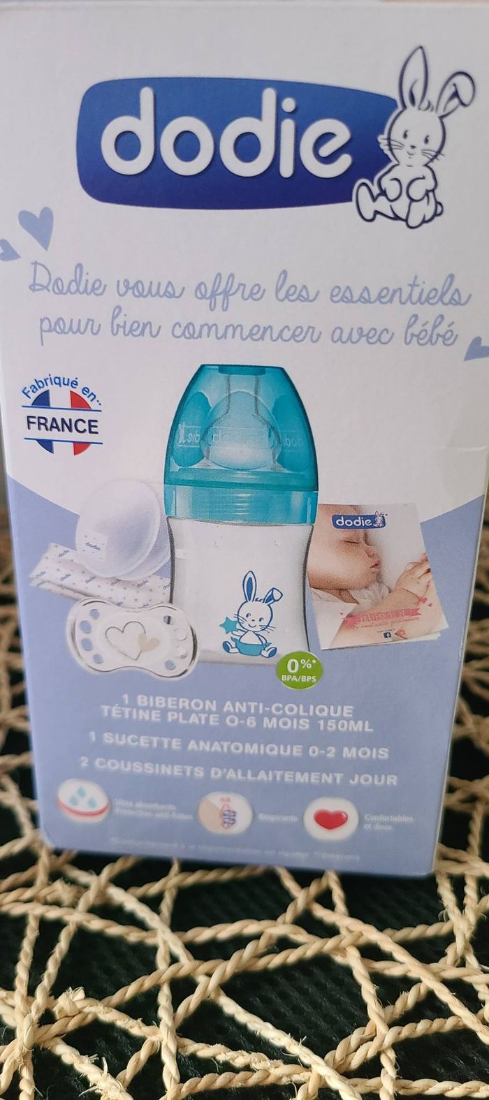 Biberon dodie ANTI COLIQUE et sucette anatomique - photo numéro 4