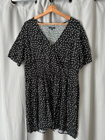 Robe noir à petits pois